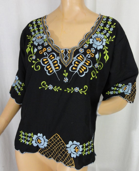 Vintage 1970s Blouse Floral Embroidered Mexican C… - image 3