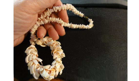 peach vintage 70s pucca shell necklace choker white and black