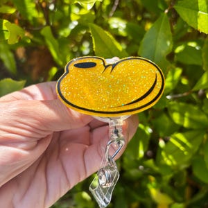 Mickey Shoe Badge Reel, Glitter Nurse Badge Holder, Cute Acrylic ID Clip, Gift for Healthcare Workers, Minnie Shoe Badge Reel