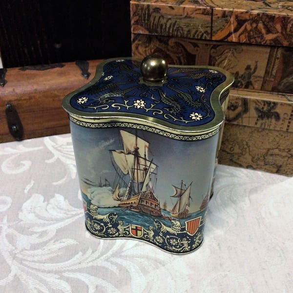 Caja de la lata Vintage naves barcos, barcos viejos de moda, azul, mediados del siglo, caja decorativa, náutico, Naval, crestas, hombre de la cueva