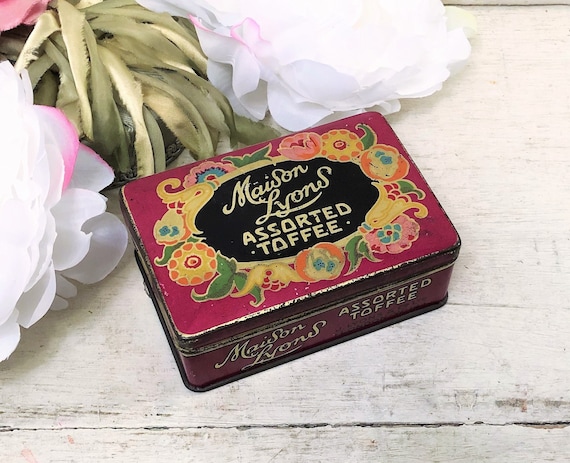 Small candy 2024 tin boxes