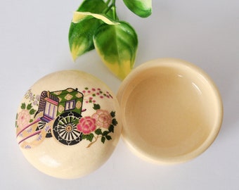 Vintage Small Satsuma Floral Carriage Ceramic Trinket Ring Box, Satsuma Japan Hand Painted Oriental Asian Art Round Pill Dresser Dish