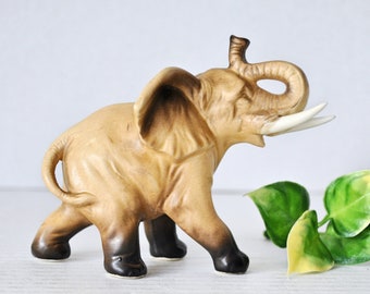 Figura de elefante de cerámica vintage, estampada H2675 trompa pequeña hasta la estatua del tótem del elefante de cerámica de la suerte, figura de elefante de izquierda