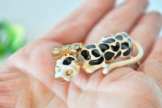 Vintage Kenneth Jay Lane Enamel Metal Leopard Pin… - image 4