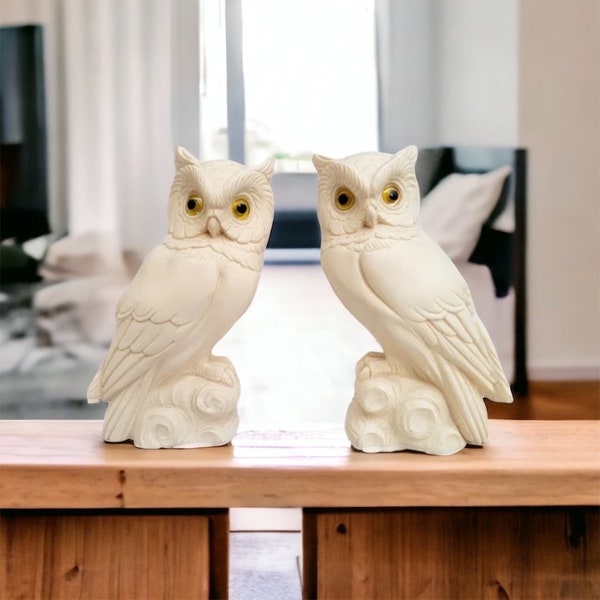 Gisela Graham - Resin Owl With Leaf/Faux Fur Wreath / Tree Decoration