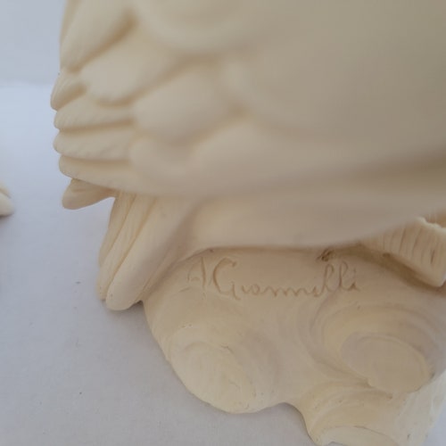 Owl Bookends / Vintage A. Giannelli Alabaster Owl shops Bookends / Pair 1972 Carved Owl Figurines Golden Crown/ Arnaldo Giannelli/ Made in Italy