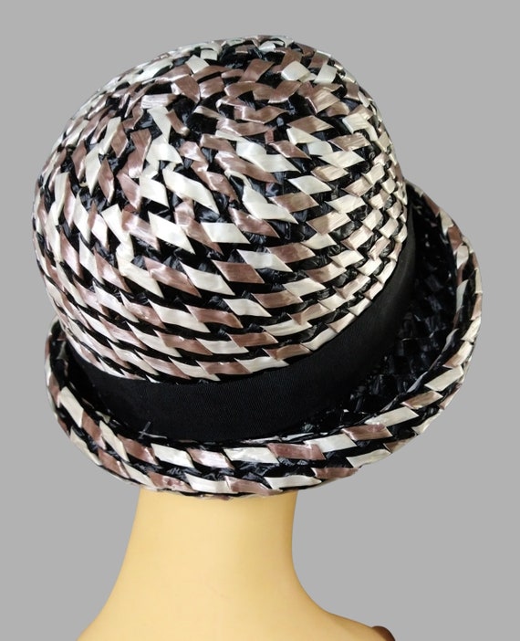 Swinging Sixties straw cloche - image 3