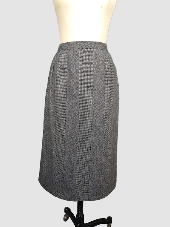 Timeless wool blend straight skirt