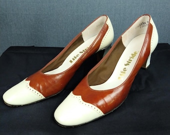 LIFE STRIDE midcentury spectator pumps