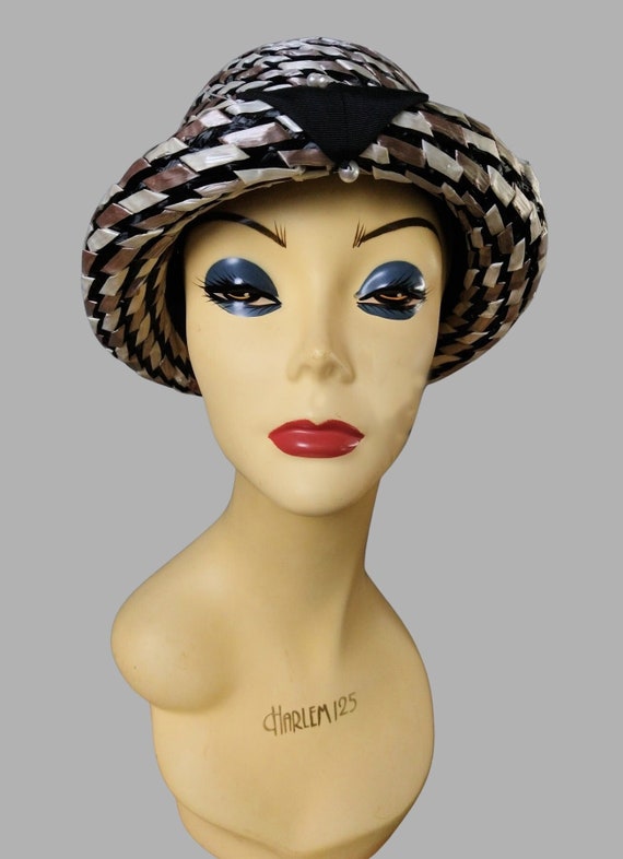 Swinging Sixties straw cloche