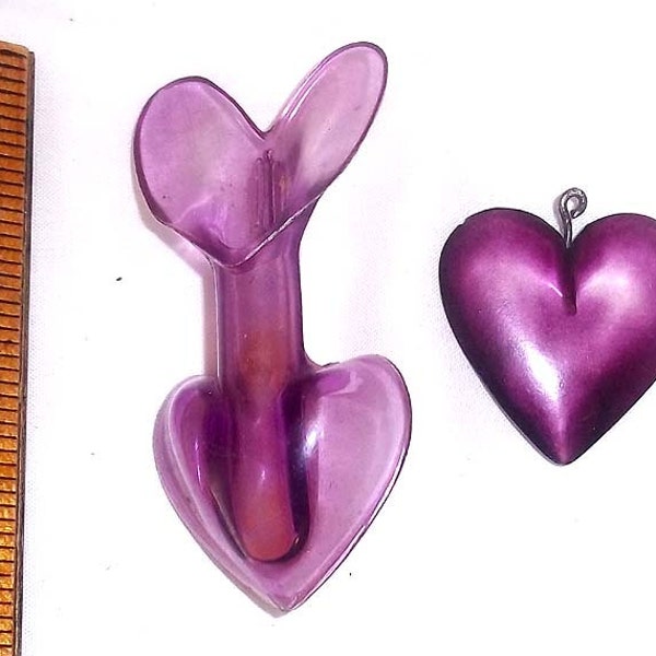 Vintage Purple Plastic Arrow Heart Tussy Mussy Florapin and Matching Purple Heart Pendant