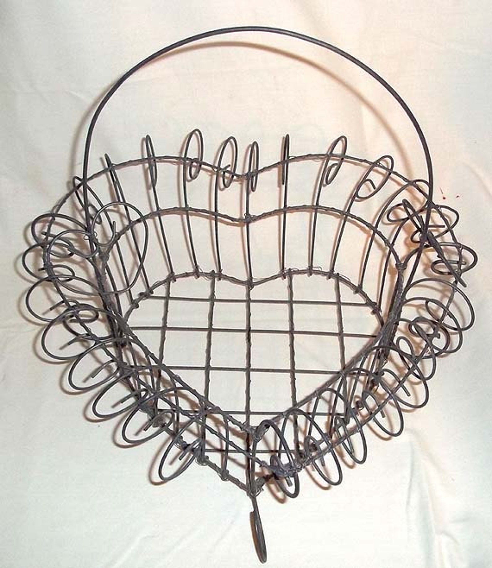 Vintage Large Heart Shaped Curled Metal Wire Basket With Feet Etsy