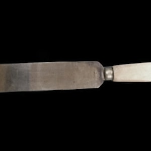 Vintage Wooden Handle Frosting Spatula - Country Kitchen Utensil