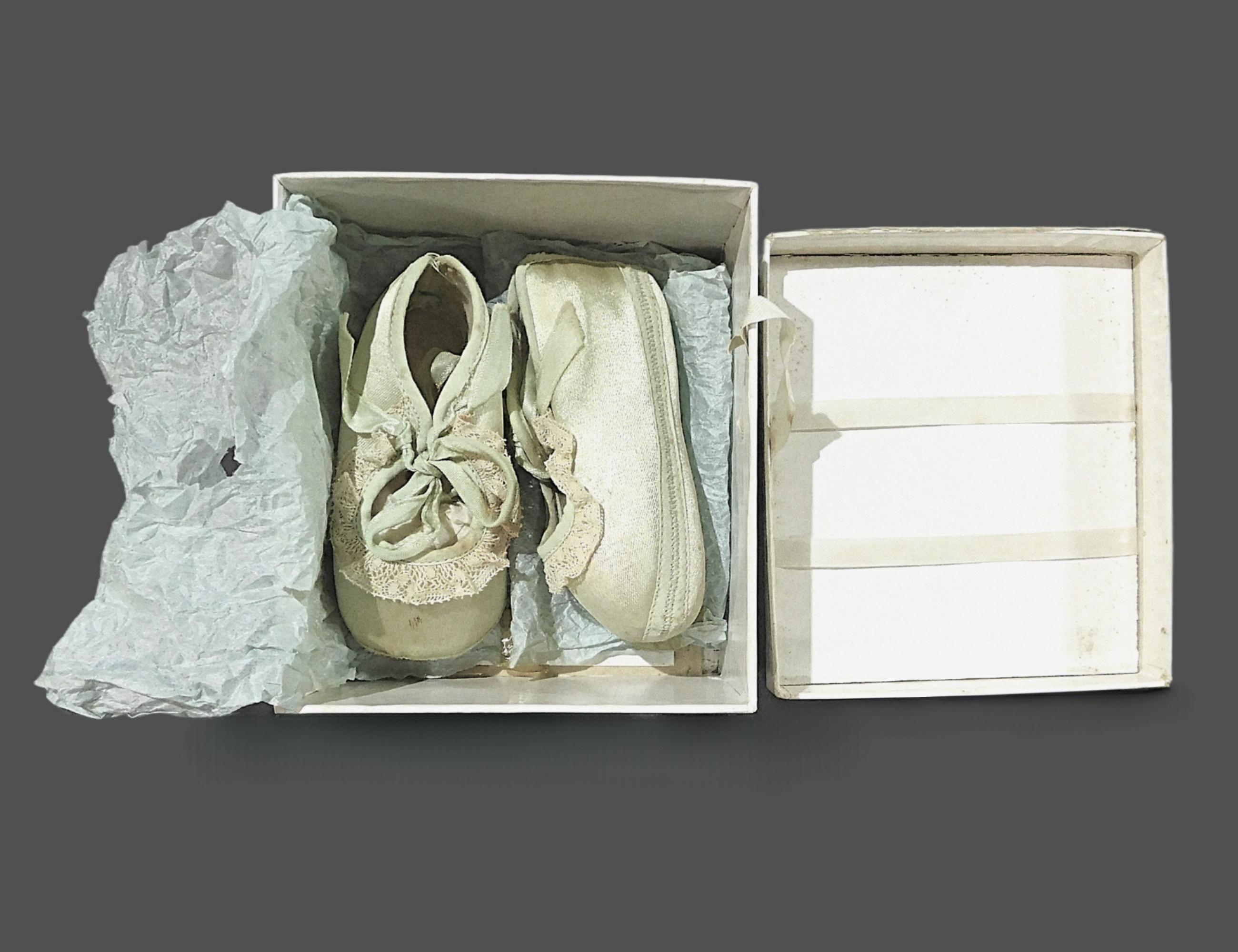 Vintage 1950's Mrs. Day's Ideal Baby Shoes Size 1 - Original Box