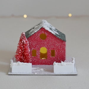 Putz House / Christmas Ornament / Winter Village / Mini Putz