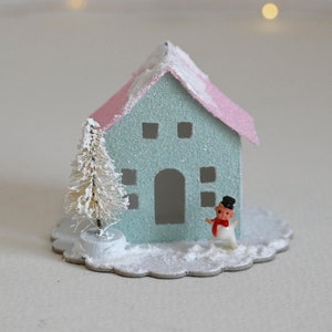 Putz House / Christmas Ornament / Winter Village / Mini Putz