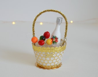 Christmas ornament / Vintage Style Ornament / Basket / Sebnitz