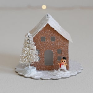 Putz House / Christmas Ornament / Winter Village / Mini Putz
