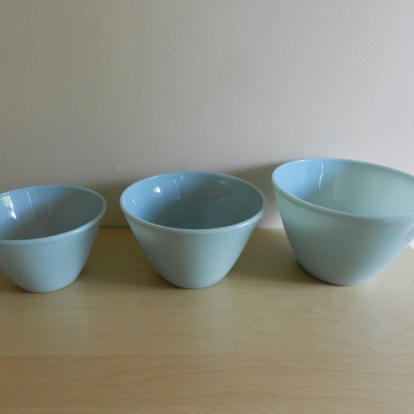 Delphite Bowl Fire King Glass Blue Mixing Bowls Set of Three Nesting