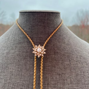 Bolo Tie Necklace Western Wear Formal Jewelry Gold Braided Cord with Rhinestone Flower Gem Design Unisex Mens Womens Yall&#39;ternative Wedding