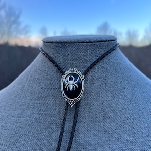 Gothic Glam Spider Bolo Tie Necklace Yall&#39;ternative Western Wear Retro Rockabilly Goth Spooky