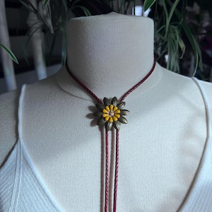 Lovely Flower Bolo Tie Necklace Jewelry Unisex Mens Womens Unique Handmade