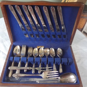Wm. Rogers Silver Plate Flatware and Wood Chest,  &quot;Beloved&quot; pattern, Service for 8 Plus Extra Pieces, 50 Piece Silverware Set From the 1940s