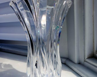 Elegant J. G.  Durand Crystal Vase "Calliope", Made in France, Modern Vertical Design, (11 Inches)