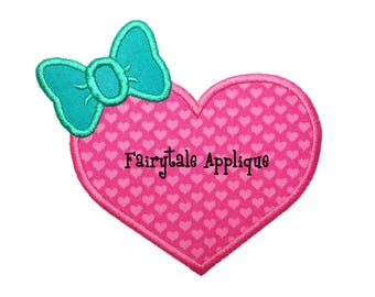 Diseño del bordado de la máquina digital - corazón con arco apliques