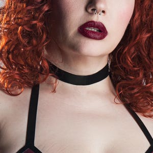 Latex Line Choker