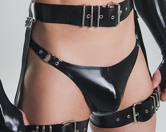 Latex thong with O ring - Contoured