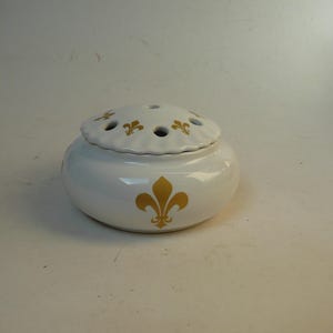 Vintage English White Wade Round Pot Pourri Holder Posy Vase Fleur de Lys Pattern