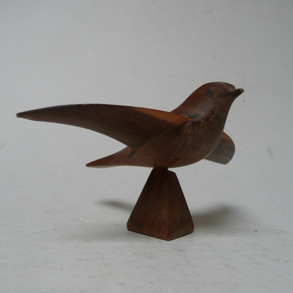 Adorable Vintage wooden bird figure Hamd Made by Wichi People of South America