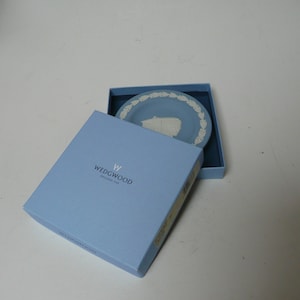Set of 2 Vintage Wedgwood Blue Jasperware Woodlee pin dishes