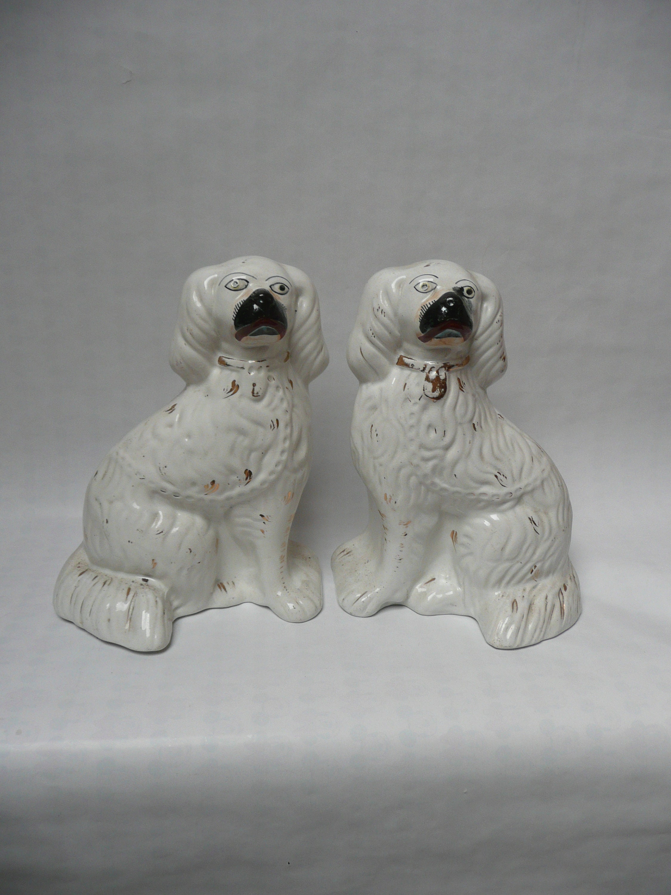 COPPIA di Cani Staffordshire ornamentali DOG bambole casa in miniatura Black & White 