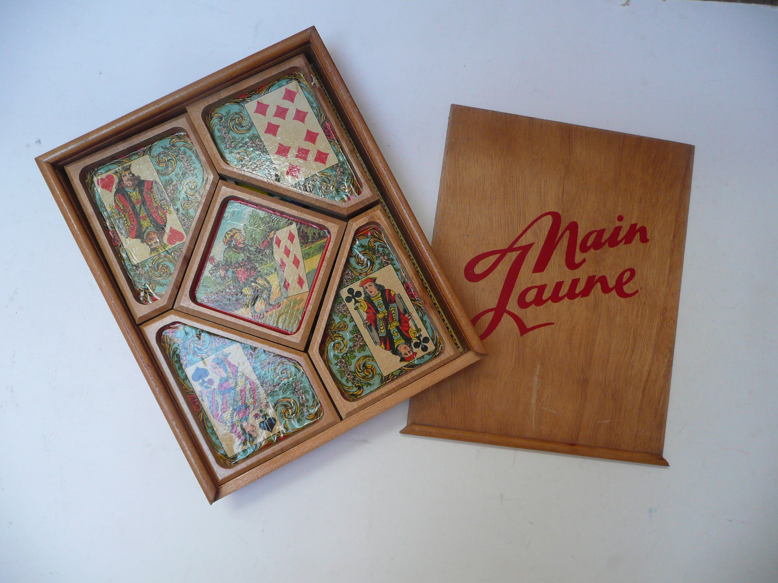 French Jeu du Nain-Jaune game