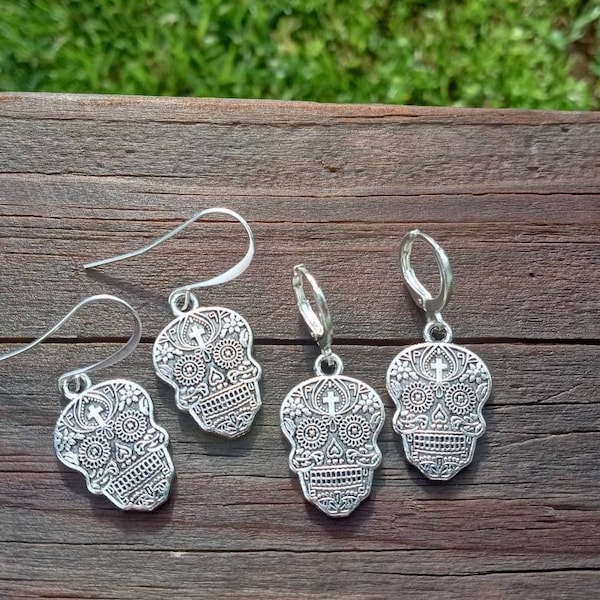 Sugar Skull Dangles, Sugar Skull Earrings, Day of the Dead Earrings, Silver Sugar Skull, Dio de los Muertos Earrings, Fancy Skull Earrings