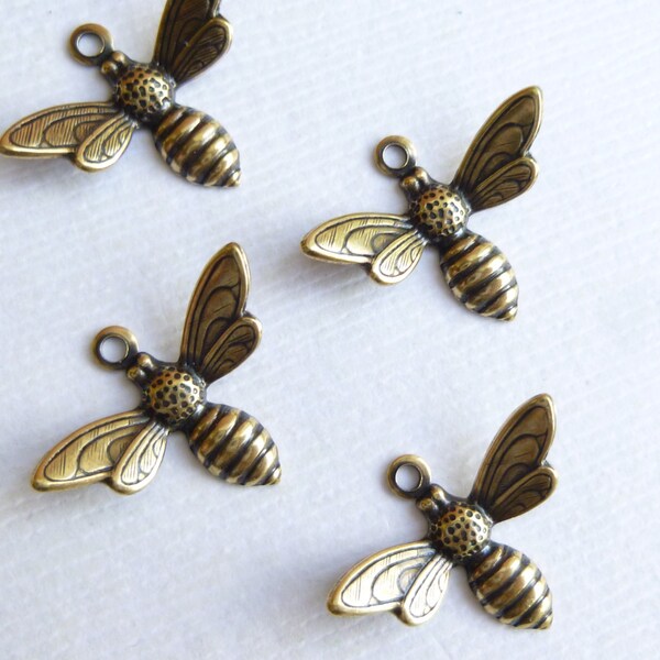 Antiqued Gold Honey Bee Charms -- Trinity Brass Pendants -- 4 pieces