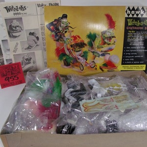 Amazon.com: Hawk Frantics Weird-ohs Model Kit Bundle of 4