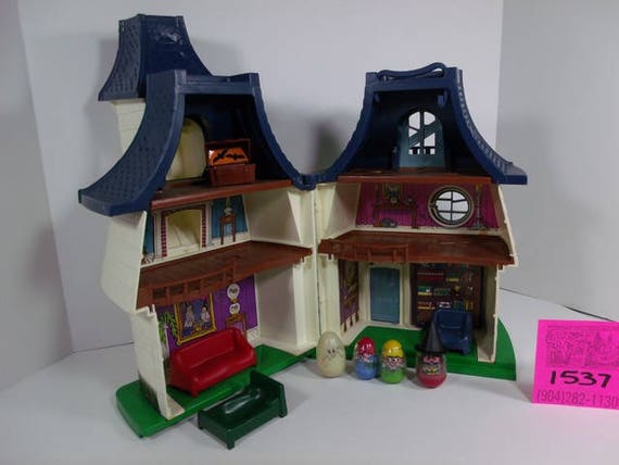 weeble wobble haunted house