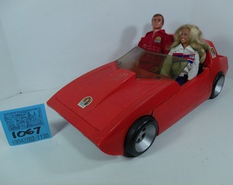 1977 General Mills Bionic Woman/ 6,000,000 Man Car and Action figures