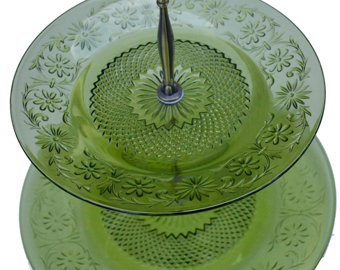 2 Tier Serving Tray, Tiered Stand With Indiana Green Glass Daisy Plates