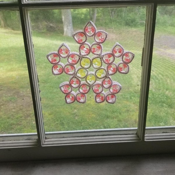 Suncatcher star/flower in pink