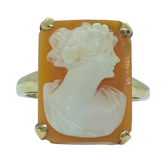 Classic Vintage Cameo Ring, 10kt Yellow Gold