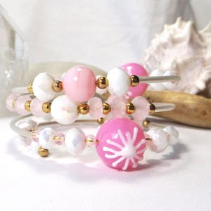Snowflake Lampwork Bead Cuff Memory Wire Bracelet: Pink and White Agate Christmas Bangle