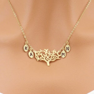 Personalisierte Stammbaum Halskette. Baumkette aus Silber oder Gold. Gravierter Buchstabe, Name, personalisierter Schmuck. Muttertag