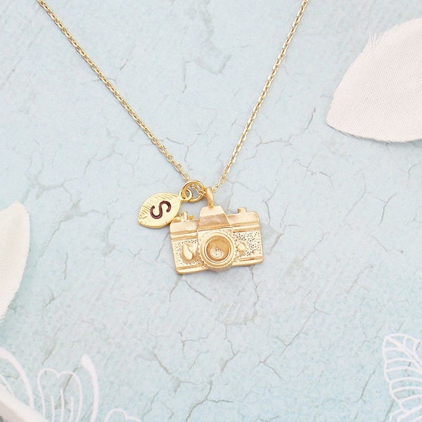 Choose gold or silver camera necklace, personalized initial necklace. Photographer gift, photographer necklace. Silver camera pendant