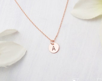 Wählen Sie Roségold, Silber oder Gold, personalisierte kundenspezifische erste runde Scheibenhalskette, zierliche Initialhalskette.
