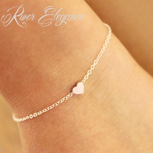 Tiny rose gold or silver or gold heart bracelet. Elegant, dainty, bridesmaid bracelet, bridesmaid gift