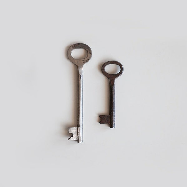 Vintage skeleton keys - set of 2